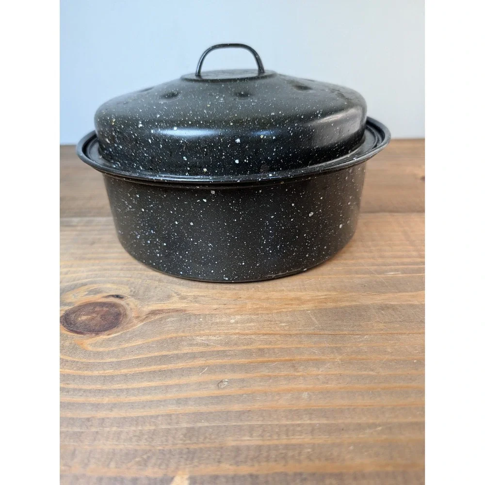 Vintage Black Speckled Enamelware Round Roasting Pan with Lid Steamer Insert 10